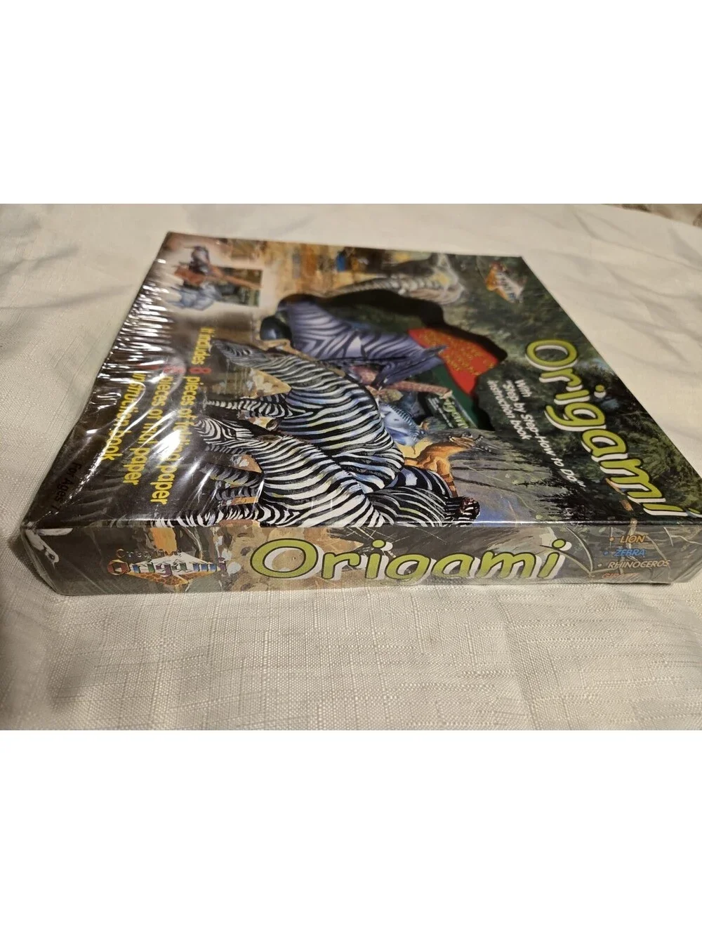 Folia Bringmann Safari Origami Kit - 8 Patterned Papers & Instruction Book